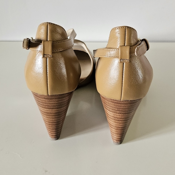 Cole Haan Nude Wedge sz.8 - Picture 3 of 10